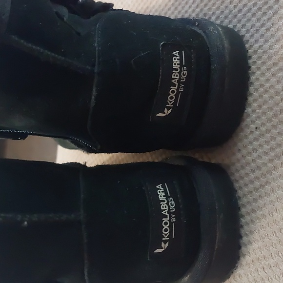 Kids Koolaburra by Ugg black boots size 2 - Picture 4 of 5